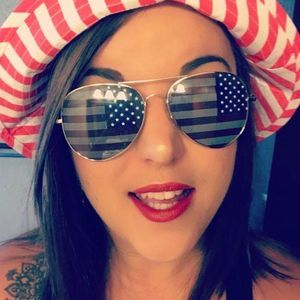 Meet your Posher, Leah